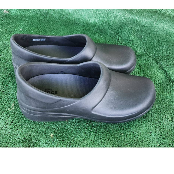 Crocs Anti-Slip‎ Slip Resistant Restaurant Black Mules Womens Size 8 - Picture 1 of 7